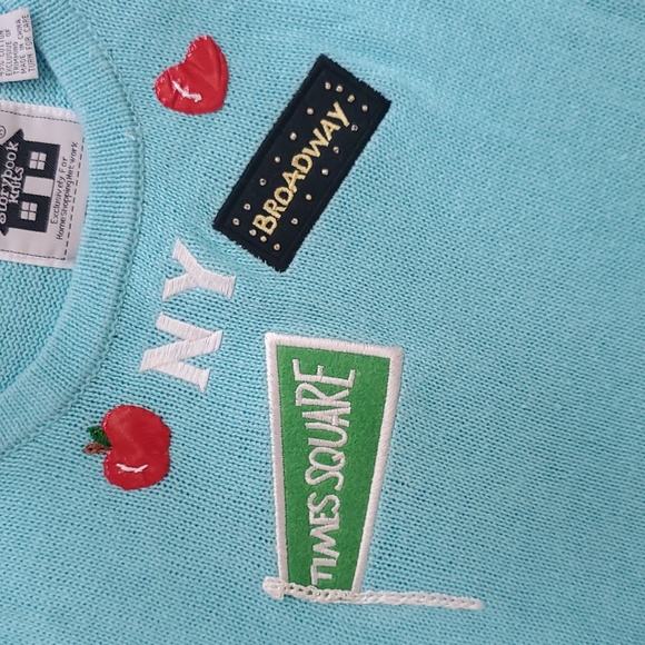 Like new & RARE! Vintage Storybook Knits NY TIMES SQUARE 2pc sweater set - Picture 4 of 15
